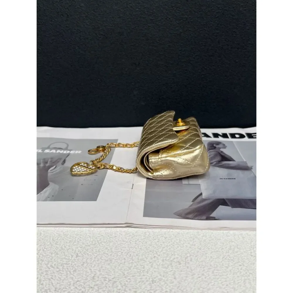 CHANEL brand color
